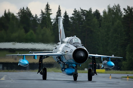 luchador, el aeródromo, el ascenso, MiG 21, Fondo de pantalla HD HD wallpaper