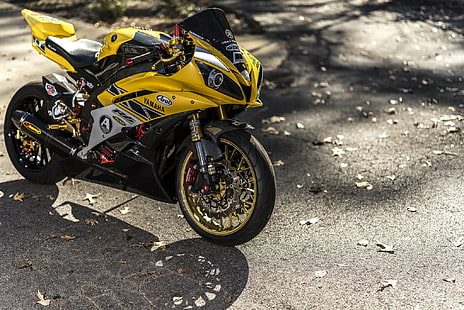 Спортивный мотоцикл Yamaha, желтый черно-белый спортивный мотоцикл Yamaha, дизайн, дорога, мотоцикл, Yamaha, спортивный мотоцикл, HD обои HD wallpaper