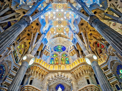 Базилики, Саграда Фамилия, Барселона, катедрала, колони, Испания, витражи, HD тапет HD wallpaper
