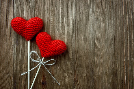 два красных вязаных декора сердца, любовь, сердце, романтика, сладкое, HD обои HD wallpaper