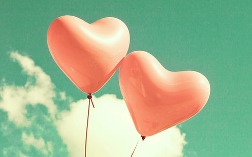 Aşk Kalp Balonlu Gökyüzü, iki kalp şeklinde bej renkli balonlar, Aşk, gökyüzü, kalp, bulut, balon, HD masaüstü duvar kağıdı HD wallpaper