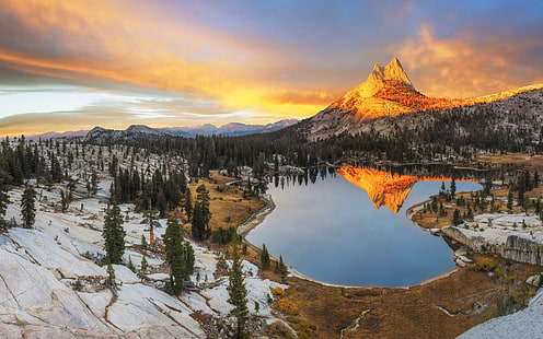 stagno nel mezzo della foresta vicino montagna, paesaggio, natura, montagne, tramonto, foresta, neve, lago, riflessione, parco nazionale di Yosemite, nuvole, acqua, California, Sfondo HD HD wallpaper