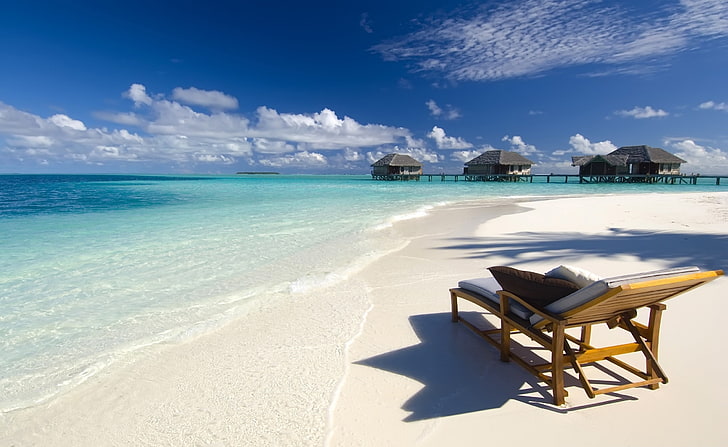 Conrad Maldives Rangali Island HD Wallpaper, chaise longue en bois marron, voyage, îles, île, Maldives, Rangali, Conrad, Fond d'écran HD