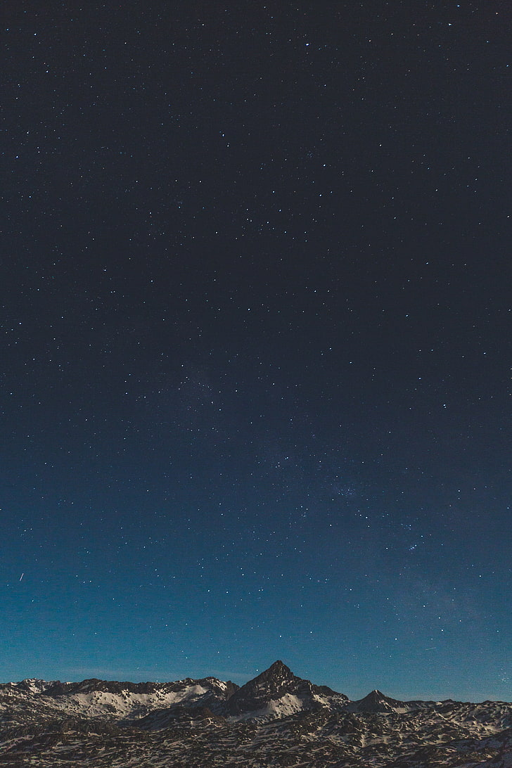ภูเขาสีน้ำตาลและสีเทากลางคืนคืนเต็มไปด้วยดวงดาวธรรมชาติ, วอลล์เปเปอร์ HD, วอลเปเปอร์โทรศัพท์
