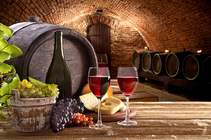 маса, вино, бутилка, сирене, чаши, грозде, изба, бъчви, мазето, HD тапет