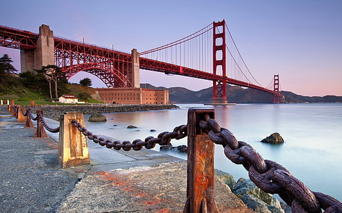 düşük açılı fotoğraf Golden Gate Köprüsü, San Francisco, Golden Gate Köprüsü, köprü, mimari, zincirler, deniz, su, pas, HD masaüstü duvar kağıdı HD wallpaper
