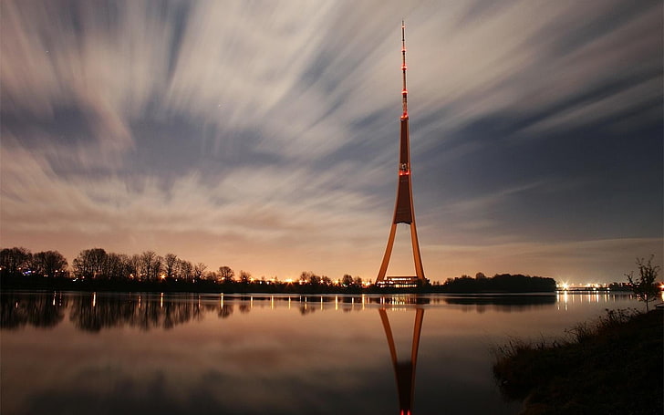 menara menyala hitam dan abu-abu, kota, kota, kota, menara, Latvia, refleksi, Wallpaper HD