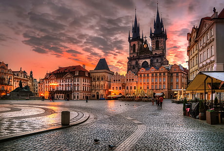 Praga, Repubblica Ceca 2015, edificio della città con luci a led, mattina, Repubblica Ceca, Praga, 2015, a maggio, Sfondo HD HD wallpaper