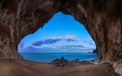 brun grotta, landskap, natur, strand, grotta, sand, sten, hav, moln, blå, morgon, kust, HD tapet HD wallpaper