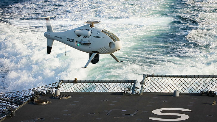 랜딩 패드, S-100 캠코더, 무인 항공기, UAV, 무인 전사 2016, UAE 공군 근처 수역에 흰색 헬리콥터, HD 배경 화면