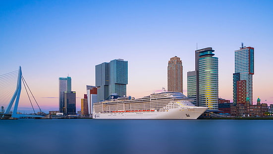 kapal pesiar, Cityscape, kapal, kapal pesiar, jembatan, Rotterdam, Belanda, pencakar langit, paparan panjang, Wallpaper HD HD wallpaper