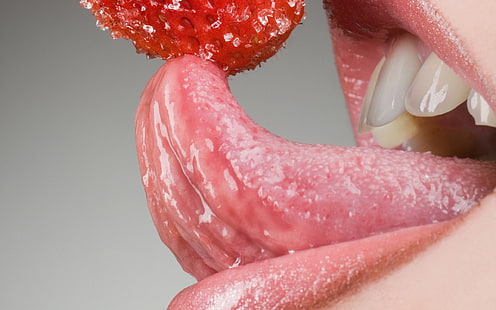 język osoby, jagoda, truskawka, usta, język, zęby, słodki, Tapety HD HD wallpaper