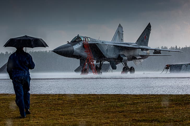 ジェット戦闘機、ミコヤンMiG-31、雨、 HDデスクトップの壁紙
