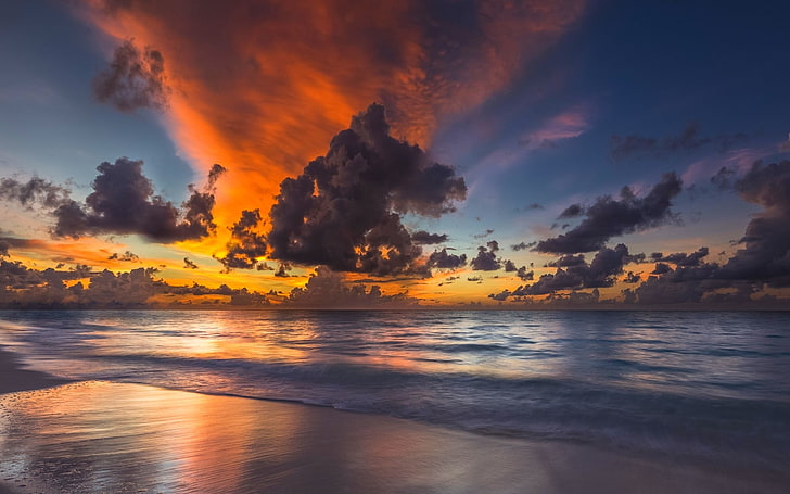 plan d'eau et ciel nuageux, nature, coucher de soleil, plage, Maldives, mer, ciel, nuages, paysage, tropical, vagues, côte, Fond d'écran HD