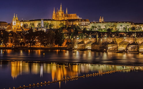 プラハ、チェコ共和国、カレル橋、ヴルタヴァ川、夜、ライト、プラハ、チェコ共和国、カレル、橋、ヴルタヴァ川、夜、ライト、 HDデスクトップの壁紙 HD wallpaper