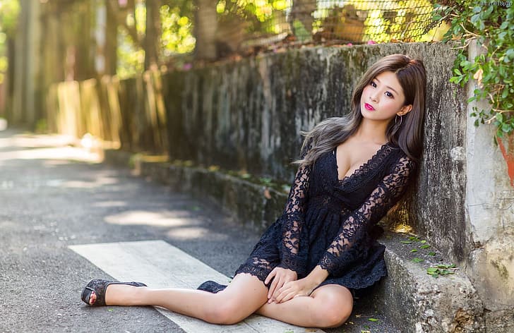 lace, Asian, beautiful girl, charm, bright makeup, summer day, concrete fence, черное мини платье, бетонная ограда, black mini dress, HD wallpaper