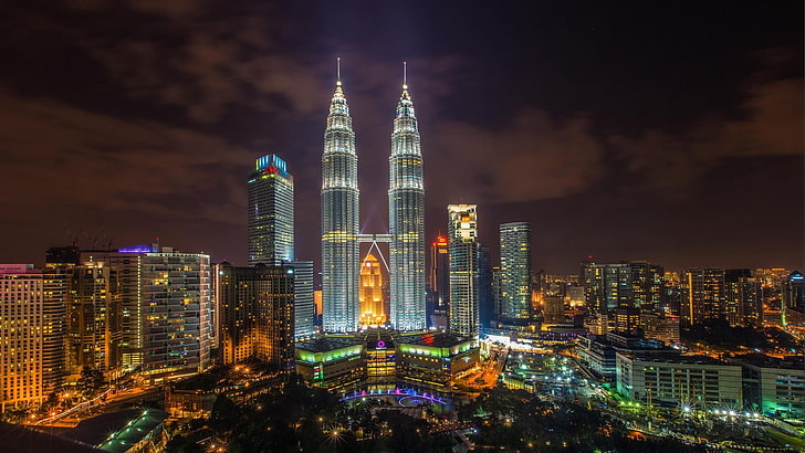 هيكل بناء المدينة ، برجا بتروناس التوأم أثناء الليل ، سيتي سكيب ، كوالالمبور ، ماليزيا ، أبراج بتروناس، خلفية HD