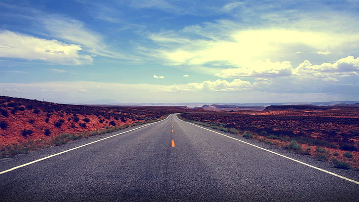 route bétonnée grise, route, nature, paysage, ciel, nuages, désert, Fond d'écran HD