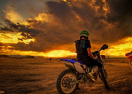 biało-niebieski motor terenowy motocross, motocyklista, motocykl, zachód słońca, Tapety HD HD wallpaper