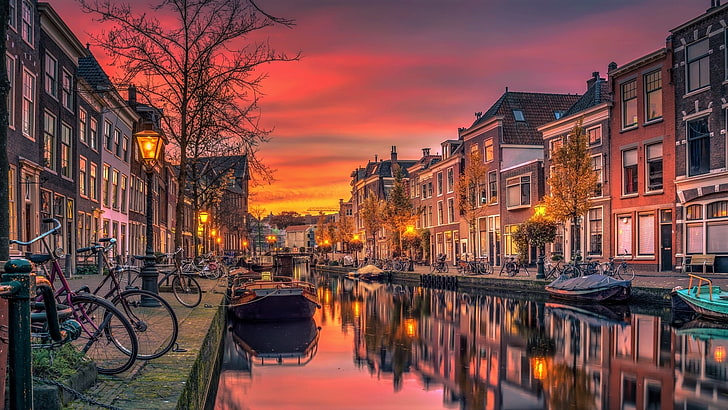 أمستردام ، القناة ، غروب الشمس ، المنازل ، الدراجات ، القوارب ، ألمانيا ، المدينة، خلفية HD