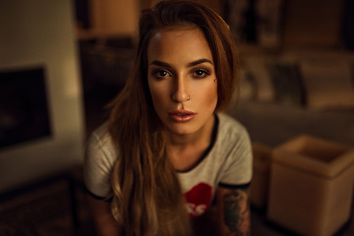 mujer, retrato, rostro, tatuaje, camiseta, bronceada, Miro Hofmann, Fondo de pantalla HD