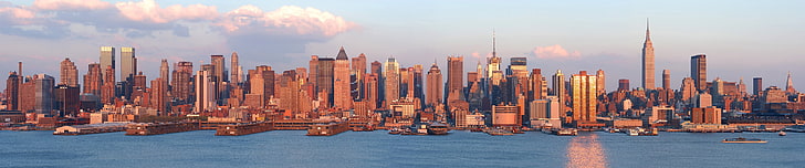 панорамная фотография мегаполиса под слоистыми облаками, нью-йорк, тройной экран, широкий угол, городской пейзаж, манхэттен, гавань, город, HD обои
