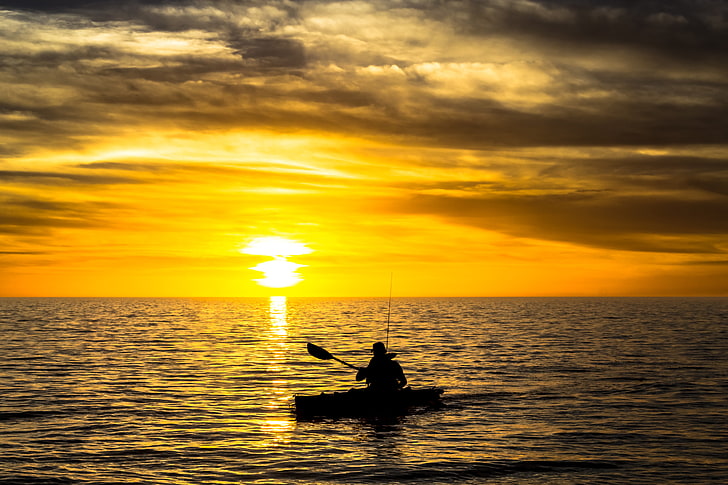 silhouette of man and woman painting, nature, men, sunset, kayaks, sea, HD wallpaper