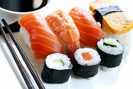 سوشي و تمبورا ، لفات ، سوشي ، أرز ، نوري ، طعام ياباني ، سمك، خلفية HD HD wallpaper