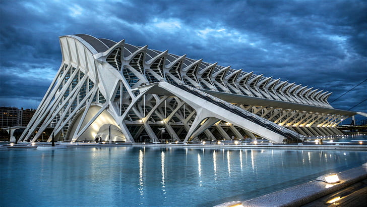 здание рядом с бассейном, здание, бассейн, музей, HDR, Gimp, OpenSuse, ciudad, LUMIX, Валенсия Испания, облака, архитектура, ночь, река, мост - рукотворная структура, известное место, сталь, синий, HD обои