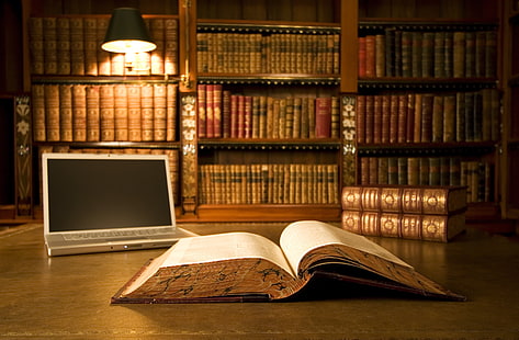 серый ноутбук, книги, лампа, ноутбук, библиотека, страница, HD обои HD wallpaper