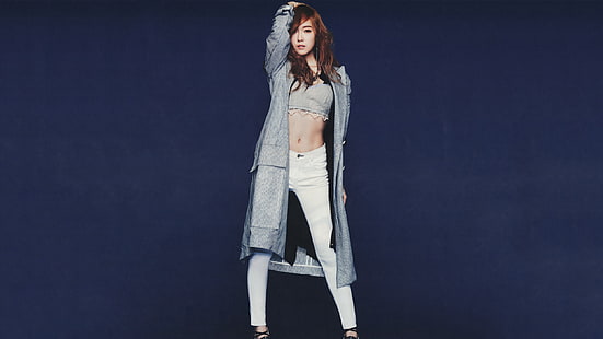 กางเกงขายาวสีขาวของผู้หญิงเจสสิก้าจอง SNSD Girls 'Generation เกาหลี K-pop เอเชียยกแขนพื้นหลังสีน้ำเงินผู้หญิงนางแบบ, วอลล์เปเปอร์ HD HD wallpaper