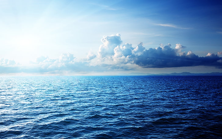 zbiornik wodny pod błękitnym niebem, chmury, morze, woda, światło słoneczne, Tapety HD