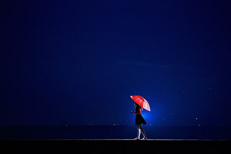kvinna i svart klänning som håller rött paraply, natur, landskap, paraply, barfota, HD tapet HD wallpaper