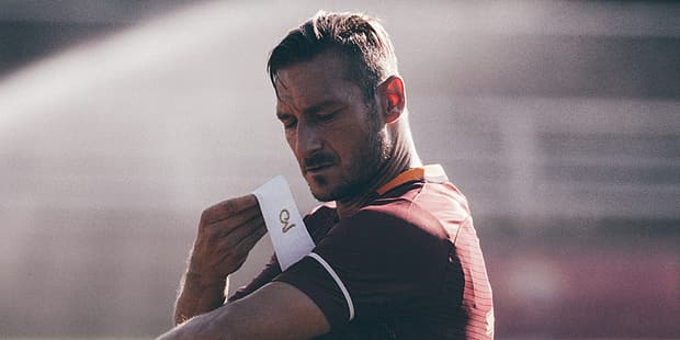 Francesco Totti, Totti, kapten, AS Roma, ASR, merah, jersey, olahraga, Roma, Sepak Bola, Nike, Pemain Sepak Bola, Wallpaper HD HD wallpaper