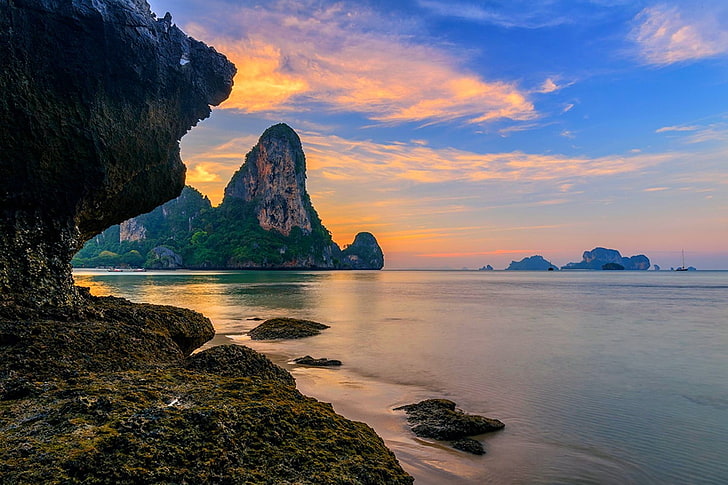 brązowe skały, fotografia, krajobraz, przyroda, tropikalny, plaża, wyspa, morze, zachód słońca, skały, Tajlandia, Tapety HD