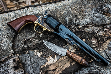 pistola revólver negro y marrón, armas, cuchillo, baúl, revólver, Fondo de pantalla HD HD wallpaper