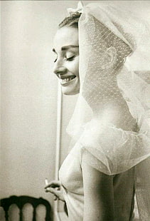 Одри Хепбърн, стари снимки, жени, актриса, профил, булки, усмихнати, затворени очи, HD тапет HD wallpaper