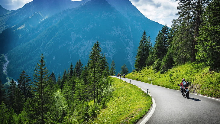 schwarzes Motorrad, Landschaft, Straße, Berge, Radfahrer, Fahrräder, HD-Hintergrundbild