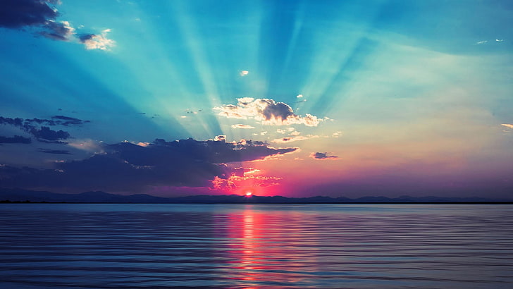 blaues Gewässer, Sonne, Meer, Sonnenlicht, Himmel, Wasser, Natur, Horizont, Wolken, Cyan, Rosa, Sonnenaufgang, HD-Hintergrundbild