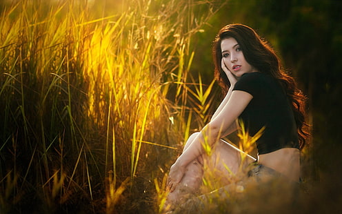mujer, modelo, hierba, asiática, cabello largo, cabello ondulado, Fondo de pantalla HD HD wallpaper