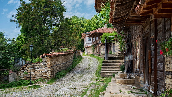 vila, luz de rua, telhados, pedras, caminho, árvores, arquitetura, casa, construção, Bulgária, escadas, nuvens, HD papel de parede HD wallpaper