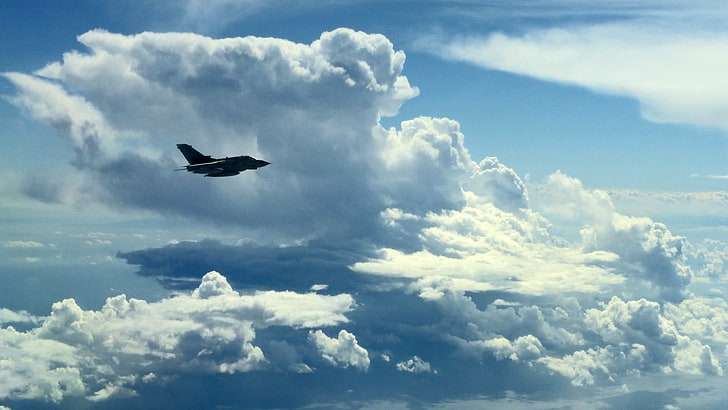 летящий реактивный самолет, облака, самолёт, Панавия Торнадо, HD обои