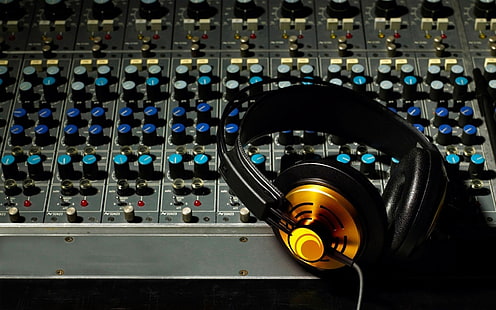 black corded headphones and DJ mixer, music, headphones, sound, remote, party, mixer, DJ, the volume, Studio, entry, HD wallpaper HD wallpaper