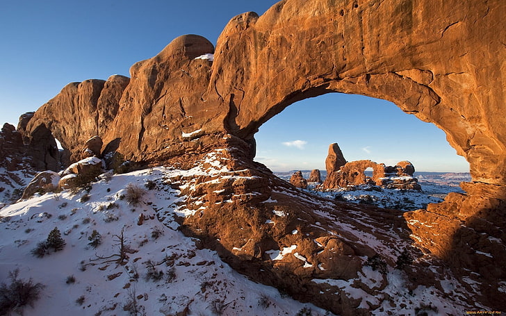 braune Felsformation, Landschaft, Felsformation, Bogen, Schnee, Utah, HD-Hintergrundbild
