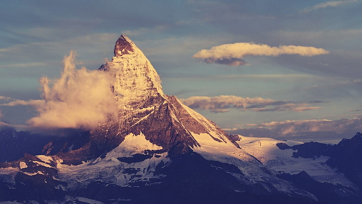 montanha coberta de neve, montanhas, natureza, nuvens, luz solar, Matterhorn, HD papel de parede