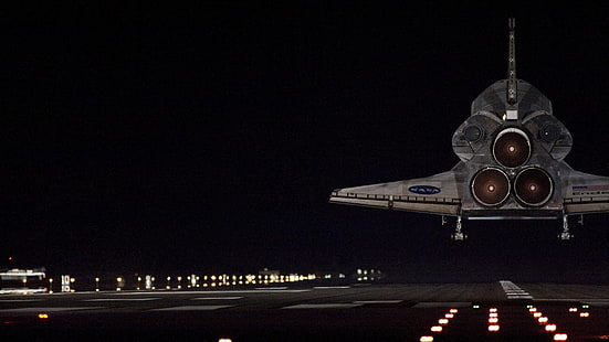 szary prom kosmiczny NASA, prom kosmiczny, Endeavour, prom kosmiczny Endeavour, lądowanie, pas startowy, Tapety HD HD wallpaper