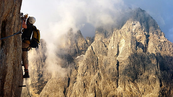 尾根、イタリア、崖、ドロマイト、イタリアのドロマイト、登山、冒険、登山家、山脈、ヨーロッパ、ロッククライミング、アウトドアレクリエーション、空、荒野、山、山岳地形、フェラータ経由、崖、岩、登山、 HDデスクトップの壁紙 HD wallpaper