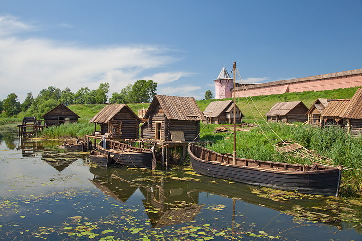 коричневое деревянное каноэ, суздаль, владимирская область, река, печка, кремль, башня, город, усадьба, лодки, деревянные, дом, HD обои