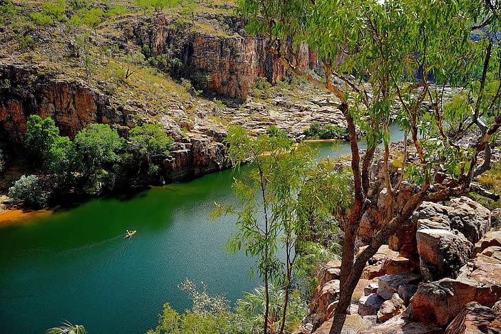 Parque Nacional Nitmilek, Austrália, planta verde, Parque Nacional Nitmilek, Austrália, rochas, árvores, rio, barco, HD papel de parede