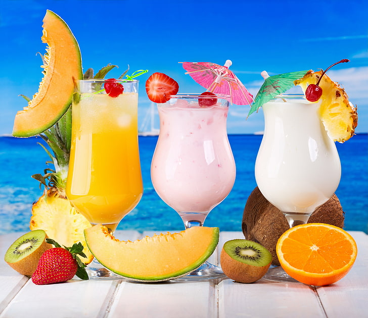 три прозрачни стъклени чаши, море, коктейл, плодове, пресни, напитки, плодове, тропически, HD тапет